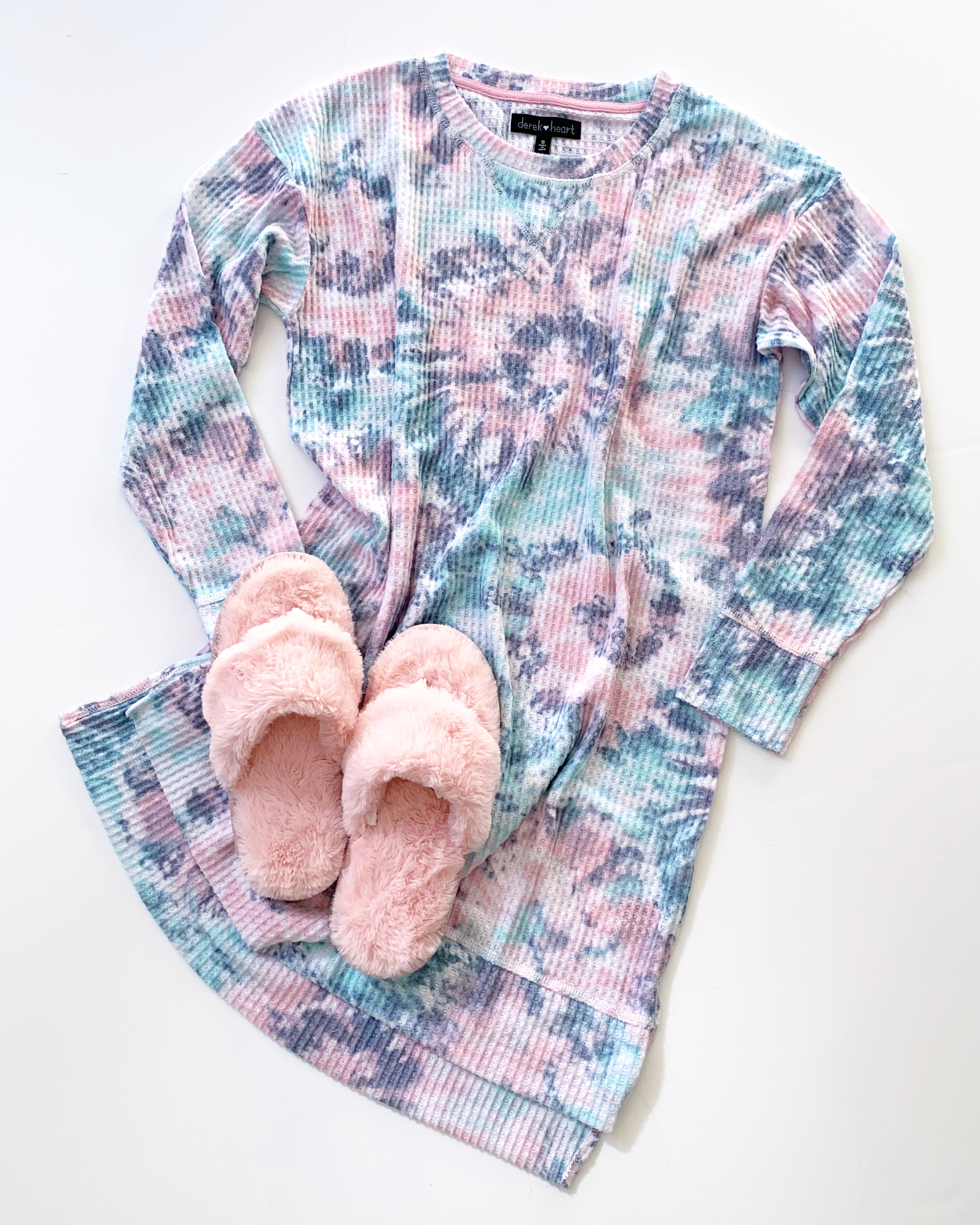 Derek Heart Long Sleeve Tie Dye Sleep Shirt