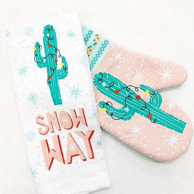 Holiday Time Cactus Kitchen Towel and Oven Mitt