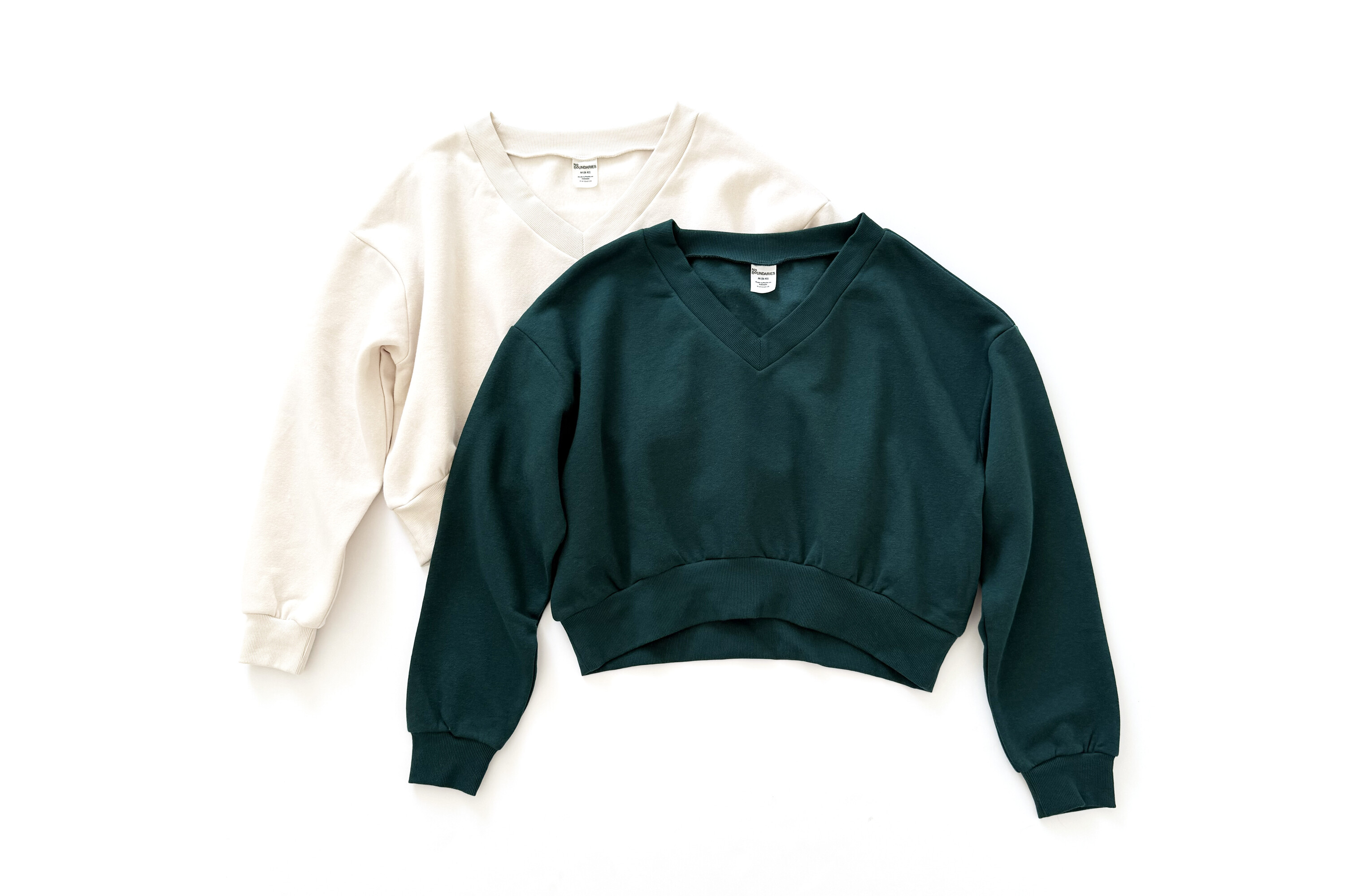 No Boundaries V-Neck Fleece Cropped Sweatshirt