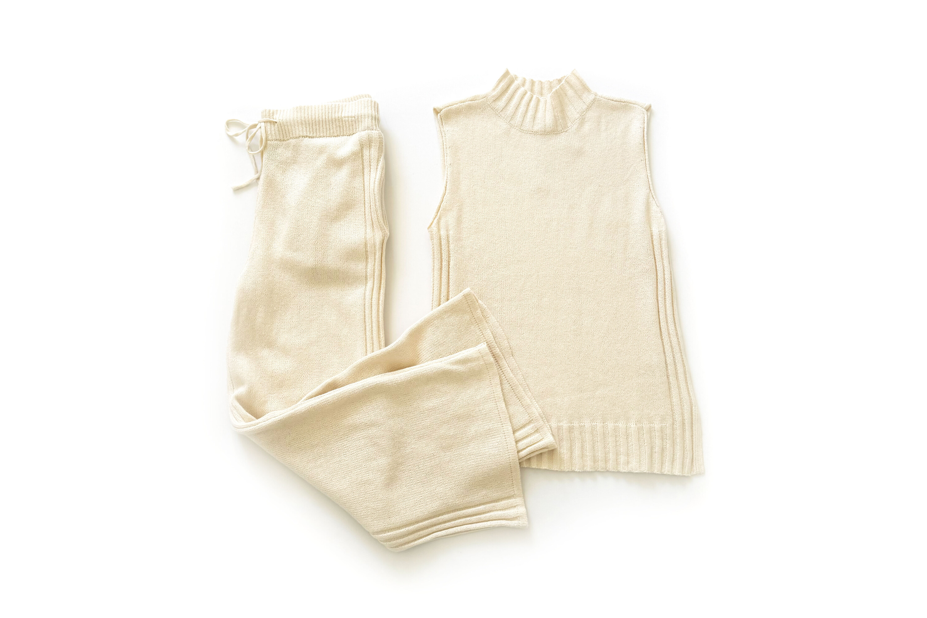 Time and Tru Sleeveless Turtleneck Sweater Top and Pants Set