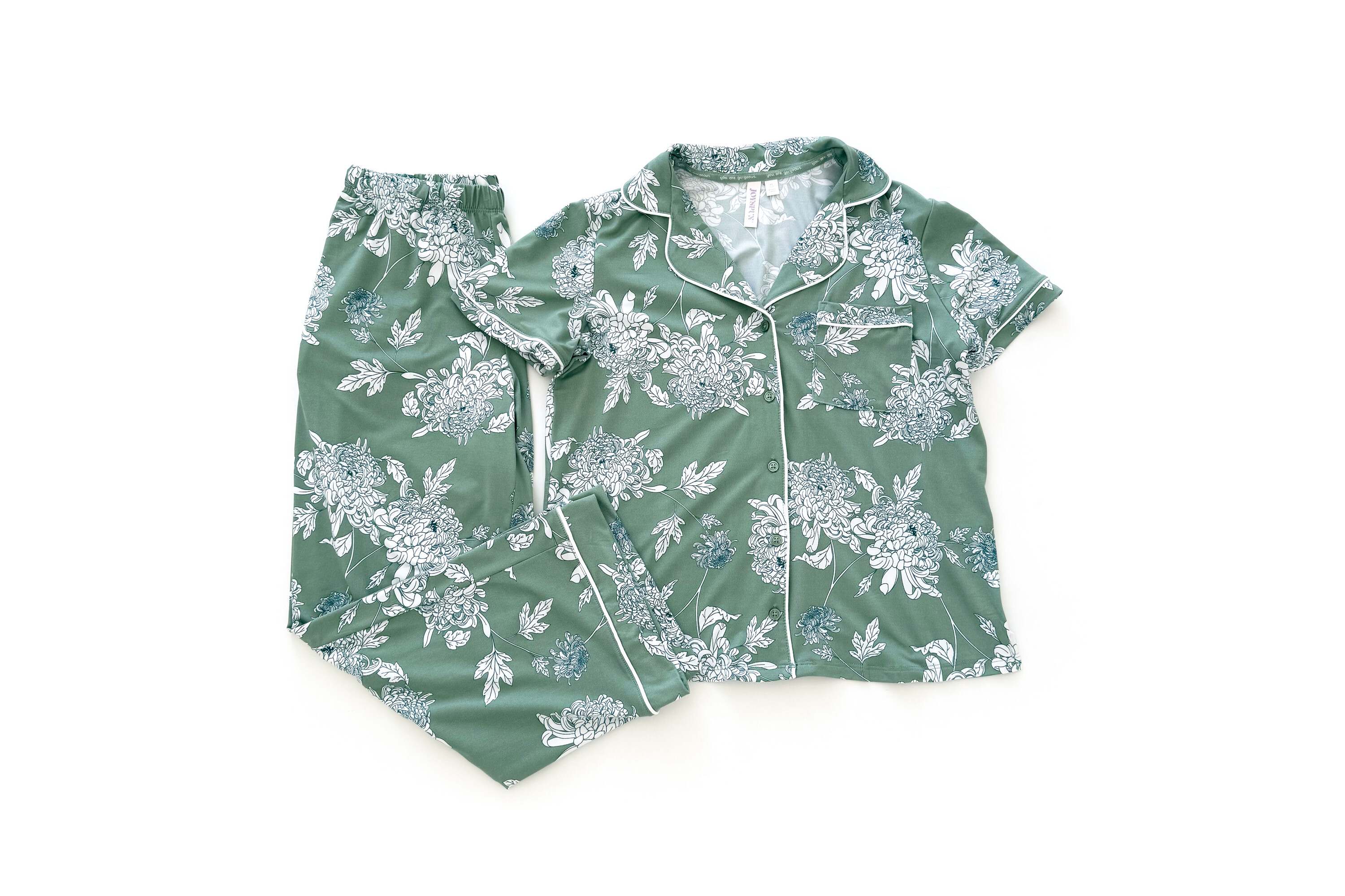 Joyspun Dreamy Soft Collection Notch Collar Top and Capri Pants Pajama Set