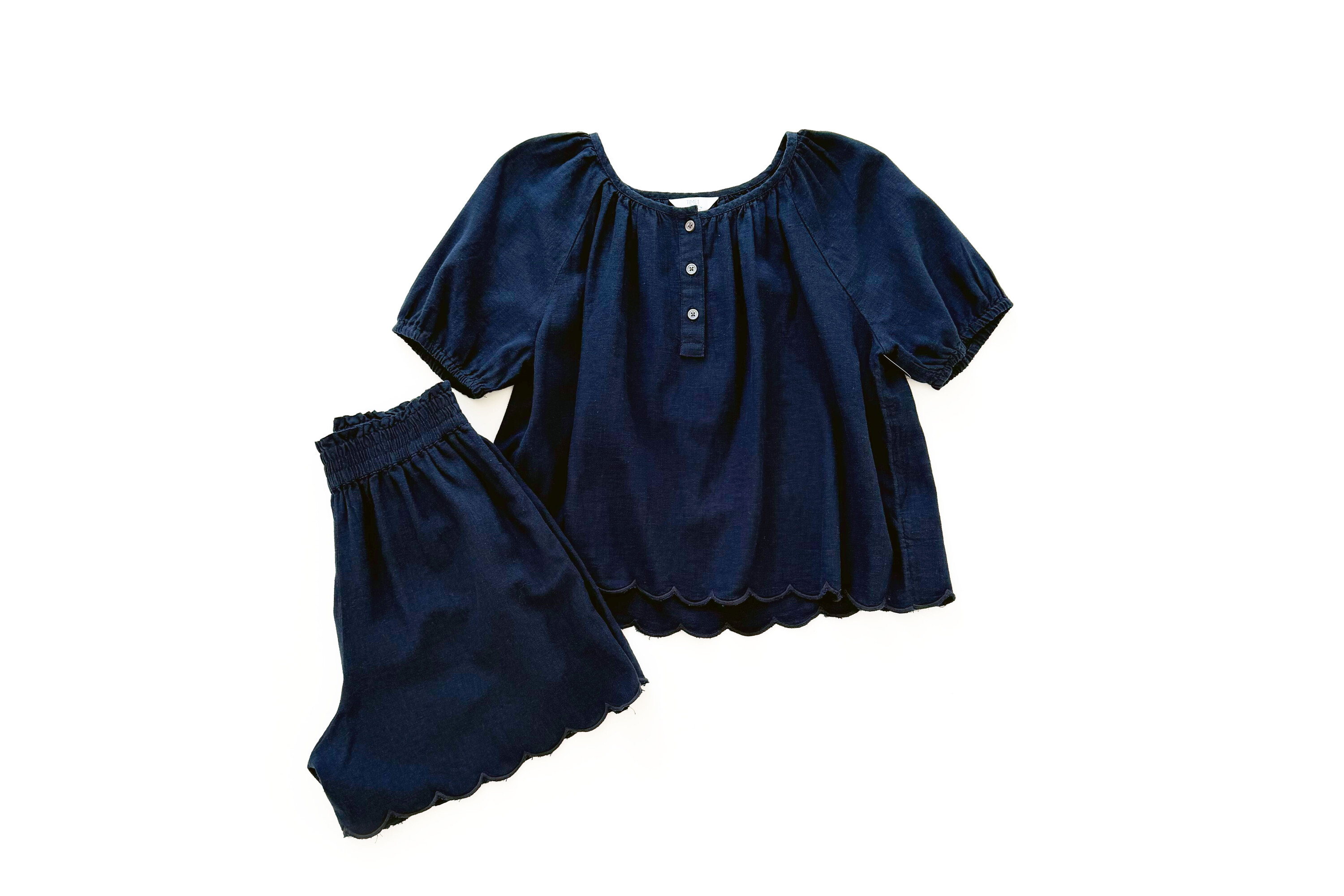 Time and Tru Linen Blend Scalloped Hem Blouse & Shorts